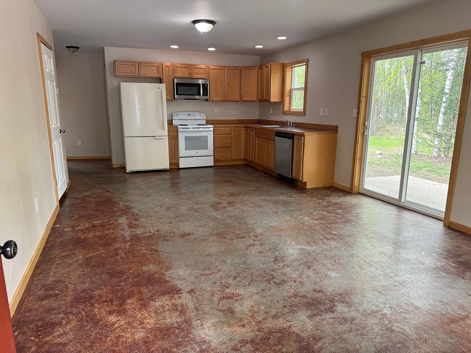 2 bed, 1.0 bath, $1,650 — Photo 2