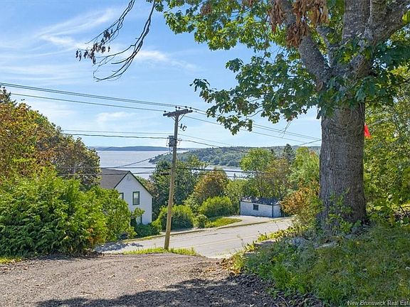 4th image of 37 Woolastook Dr
