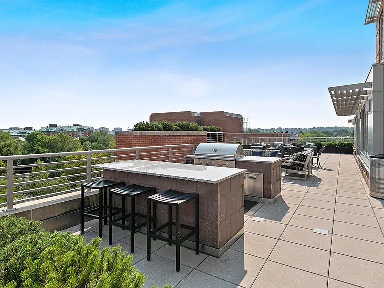 The Bradley Braddock Road Station Apartments — Photo 21