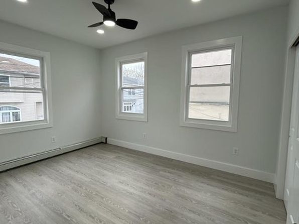 348 Carnegie Pl, Vauxhall, NJ