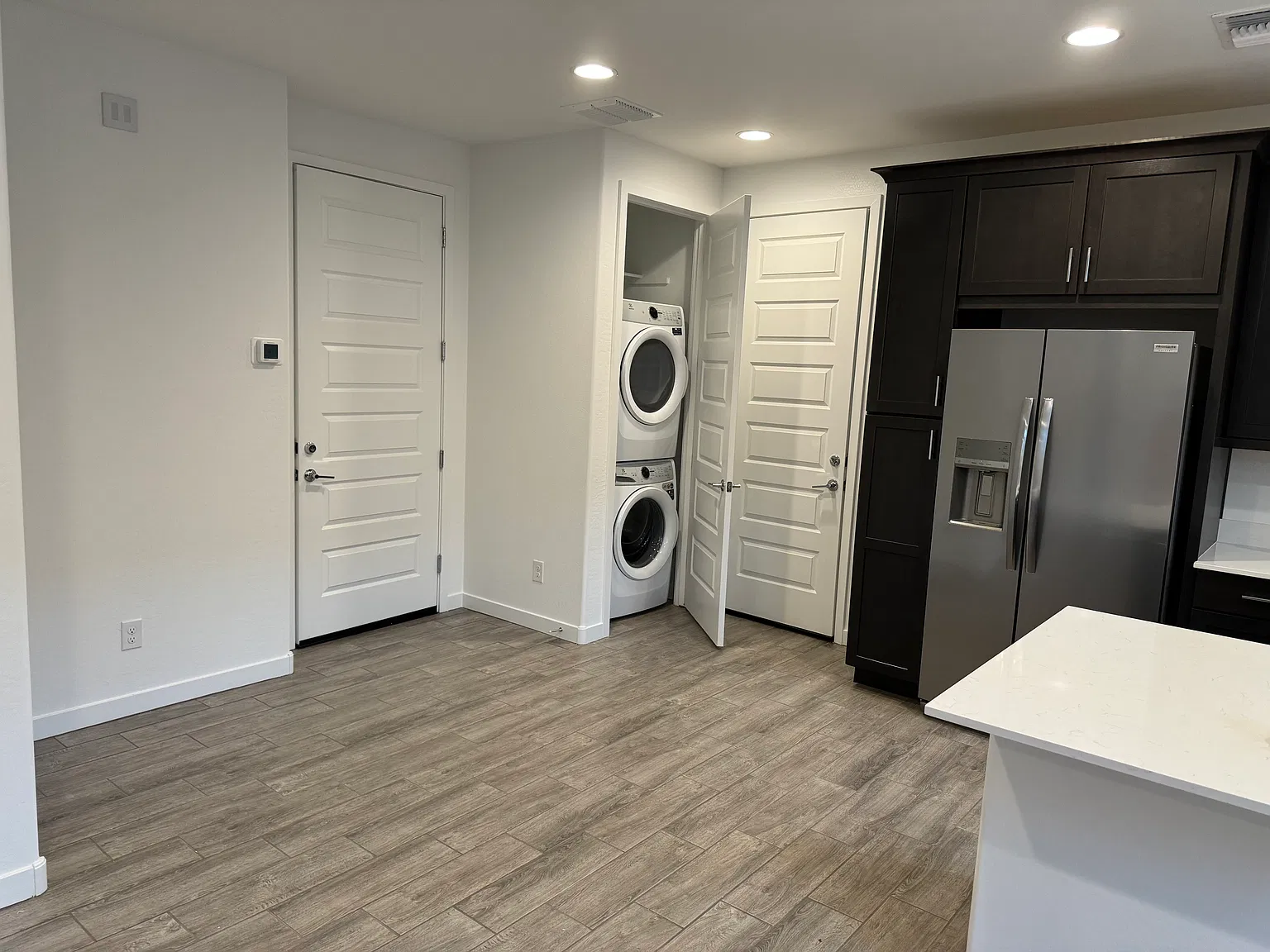539 S Avocet St — Photo 2