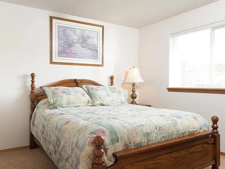 1252 NE Providence Dr — Photo 12
