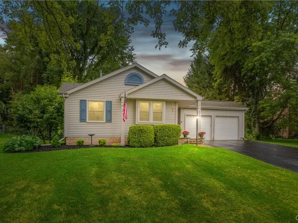 4750 Sabre Ln, Manlius, NY 13104