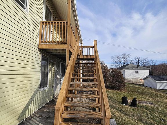 5th image of 1044 John Ave