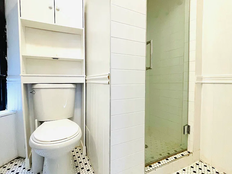 238 E 25th St #16 — Photo 3