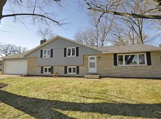 1557 Kensington Pl, Mishawaka, IN 46544