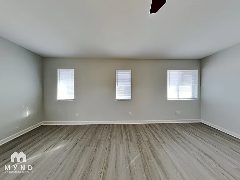 6602 Elk Creek Ln — Photo 15