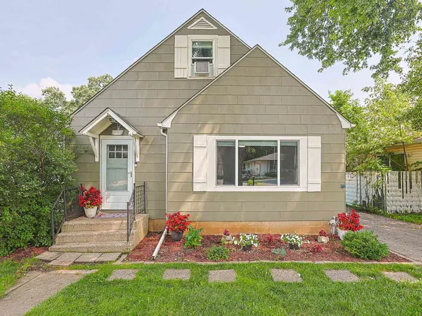 1429 Ridgeway Ave, Round Lake Beach, IL 60073