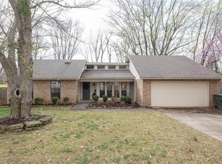 347 E Village Dr, Fayetteville, AR 72703