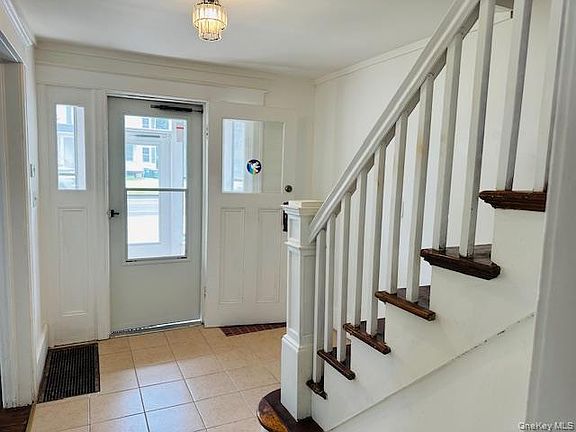 5th image of 100 Innis Avenue