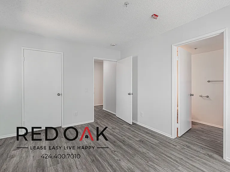 5200 Oakland St #210 — Photo 14