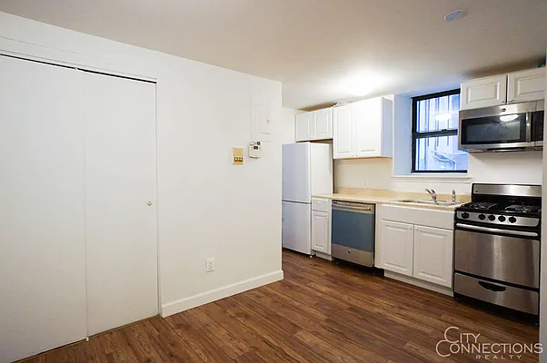 Rented by City Connections Realty | media 35