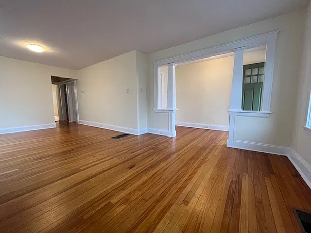 2 bed, 900 sqft, $3,150 — Photo 2