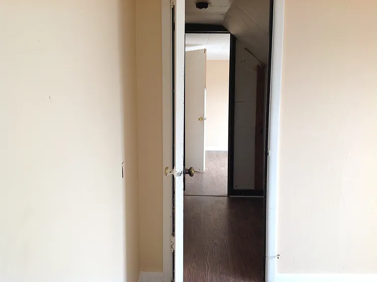 424 Thayer Ave #2F — Photo 7