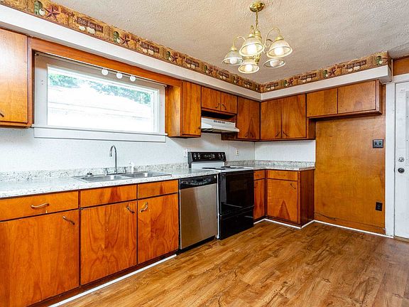 3rd image of 406 S 2nd St