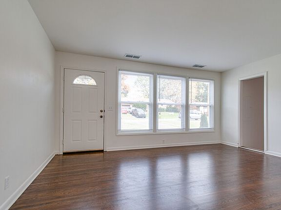 5th image of 3237 Cloverwood Dr