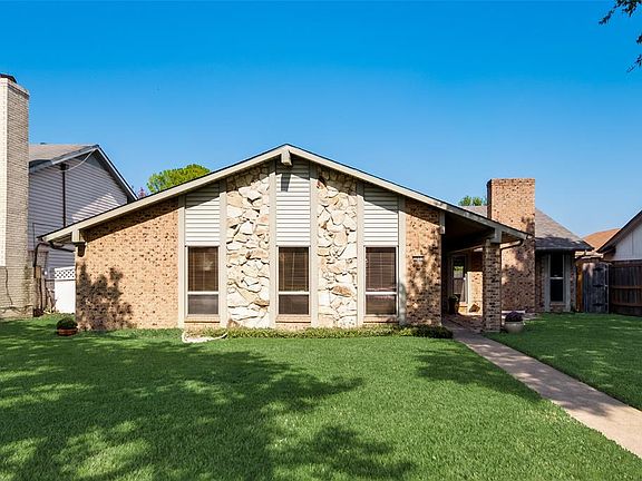 2nd image of 2801 Meadow Park Dr