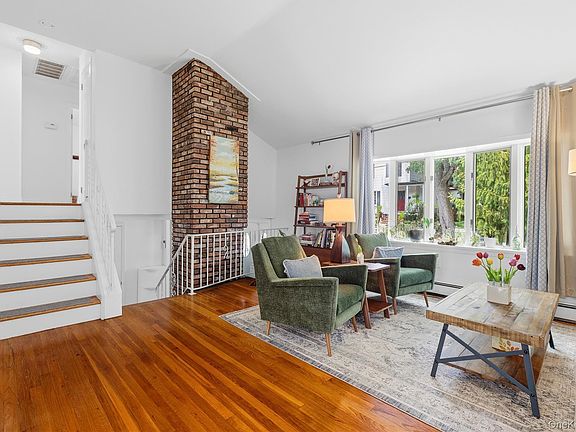 4th image of 20 Walnut St