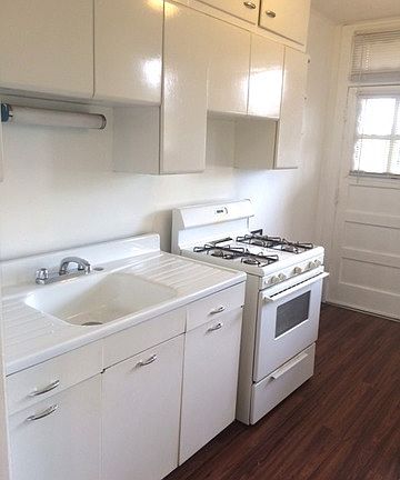 3rd image of 8346 S Drexel Ave #3N