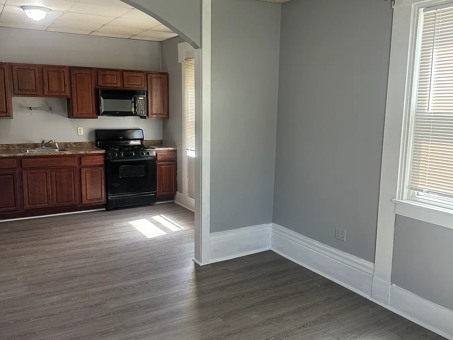 Studio, 350 sqft, $1,375 — Photo 4