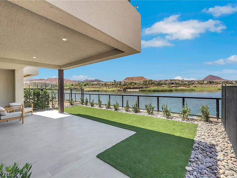 66 Lakefront Dr — Photo 31