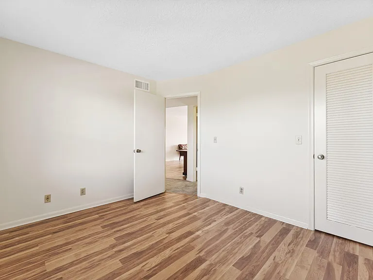 1638 Embassy Dr #410 — Photo 16