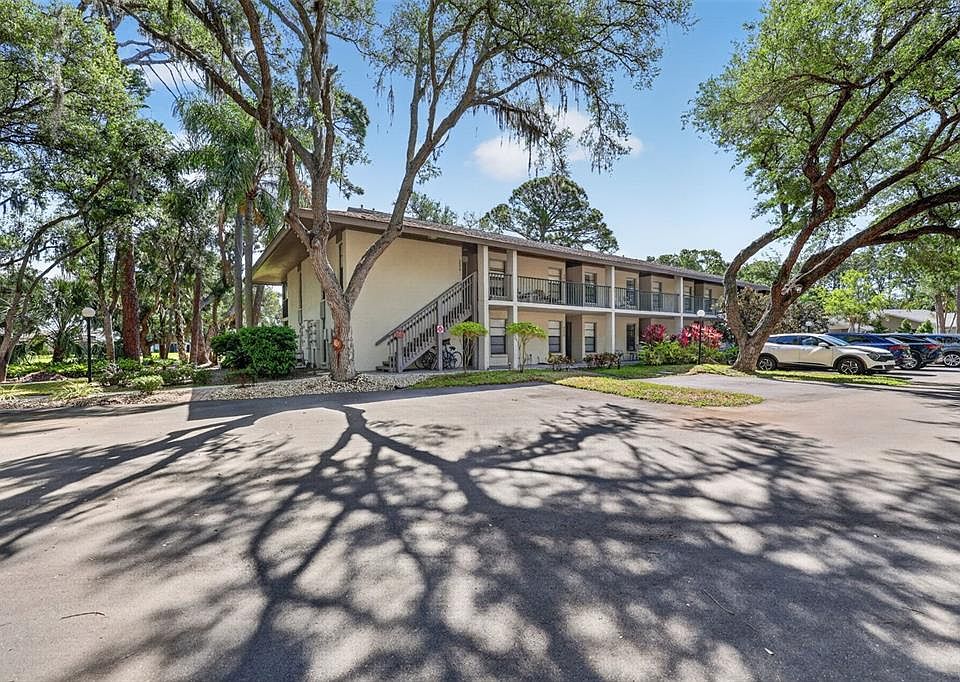 1st image of 3061 QUAIL HOLLOW # 35