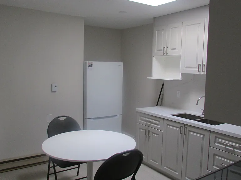 24A Roncesvalles Ave #3 — Photo 6