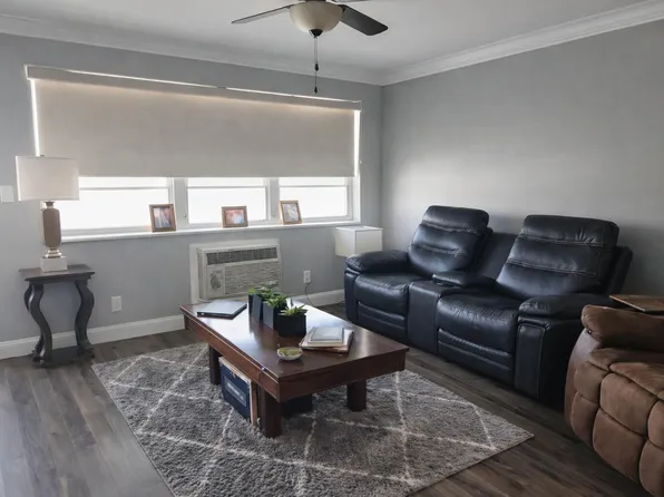 155 Sussex H, West Palm Beach, FL 33417