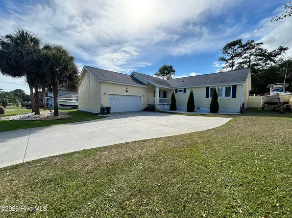 108 Gull Harbor Drive, Newport, NC 28570