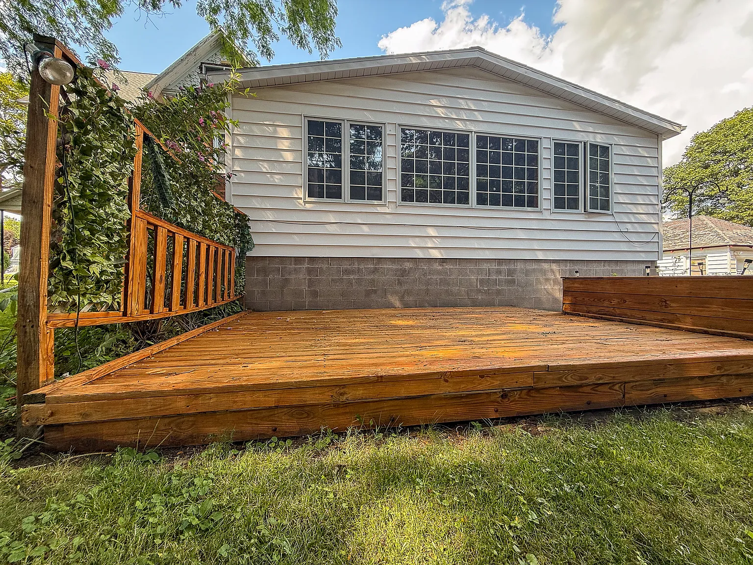 55 Oak St — Photo 3