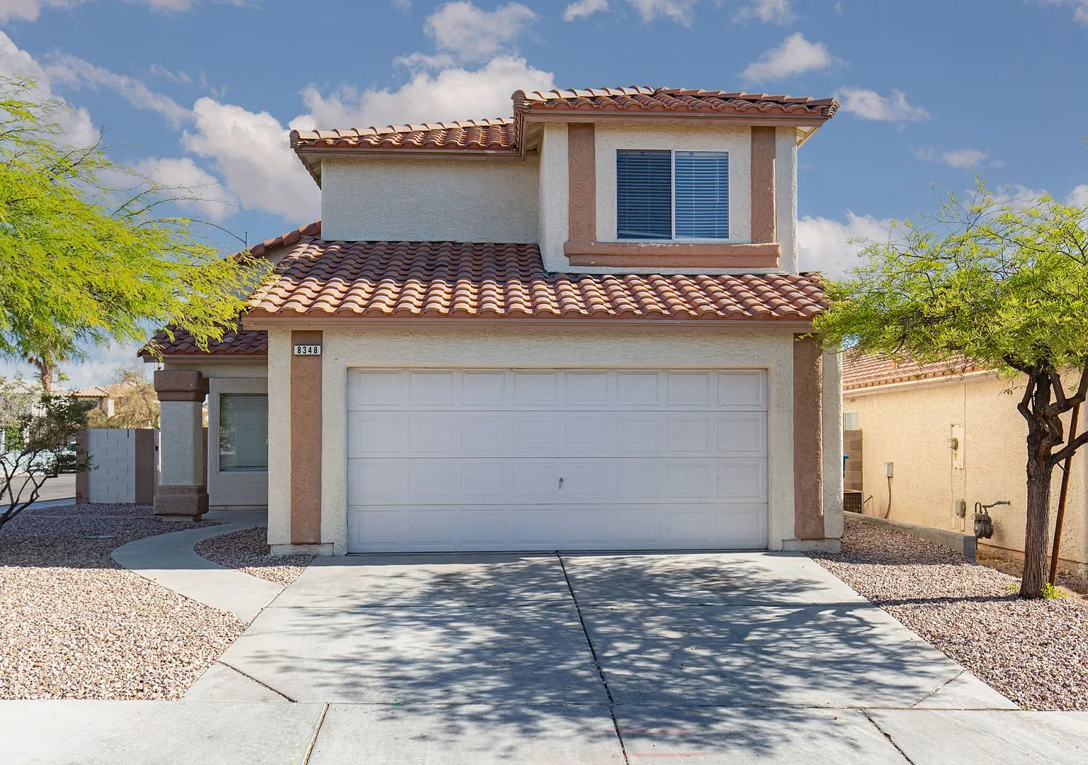 NW home located close to Summerlin Parkway — Photo 1