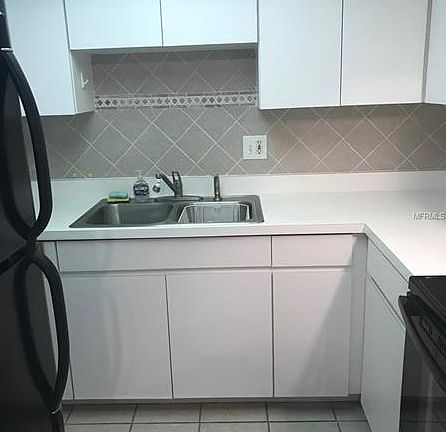 5th image of 951 79th Ave N APT 122