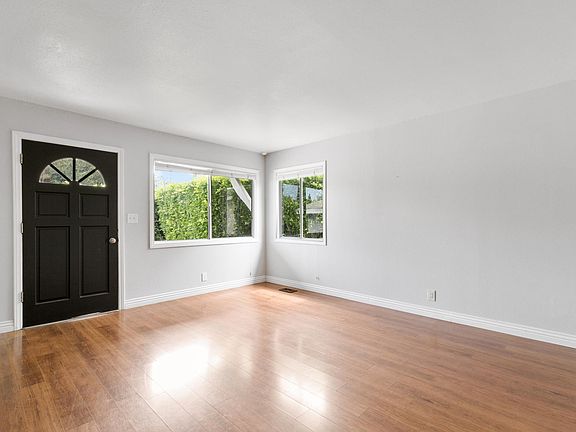 Spacious living room with wonderful privacy