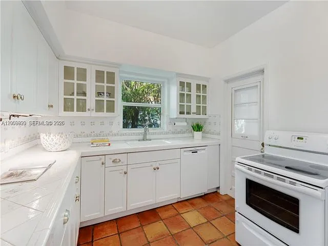 414 Camilo Ave — Photo 14