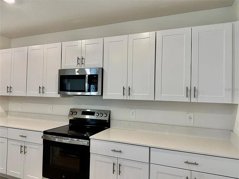 17606 Happytrails St — Photo 10