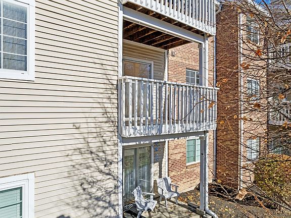 3rd image of 710 Carrington Pl APT 207