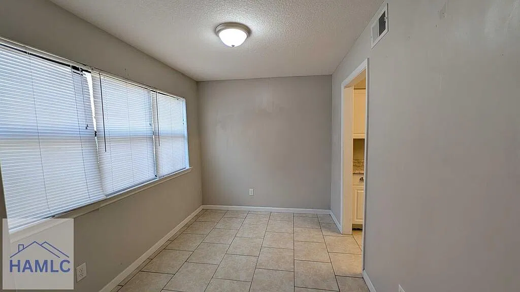 6 bed, 2.5 bath, 1504 sqft, $1,450 — Photo 2