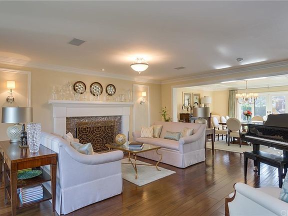 4th image of 2102 N Victoria Dr