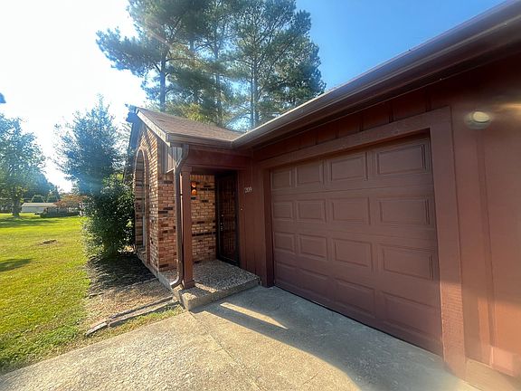 2nd image of 209 Woodbine Dr