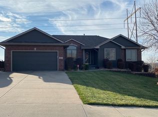 1005 Centennial Rd, Papillion, NE 68046