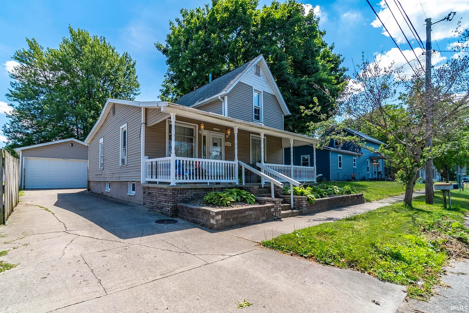 306 E Lisle St photo 1