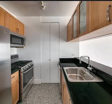 Rented by Park River | media 2