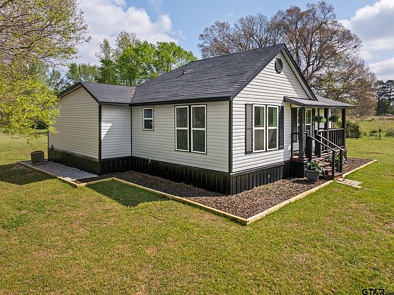 2nd image of 1302 SW County Road 3110