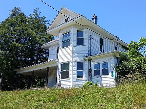 4th image of 133 Circle Ave