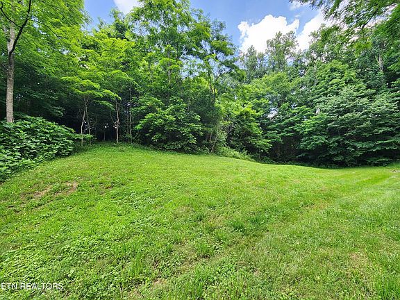 3rd image of 8972 Old Maynardville Pike