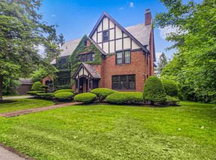 10 Hawthorne Rd, New Hartford, NY 13413