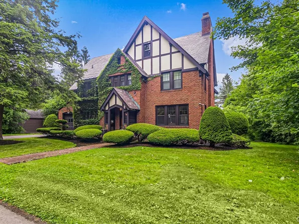 10 Hawthorne Rd, New Hartford, NY 13413