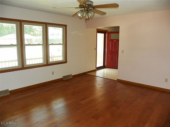 5th image of 5638 S Park Blvd