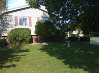 14523 Redstone Cir, Bloomington, IL 61705